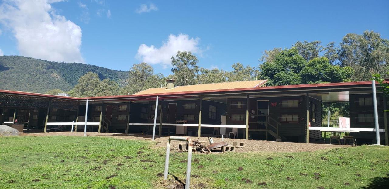 Christmas Creek Café&Cabins Lamington Extérieur photo
