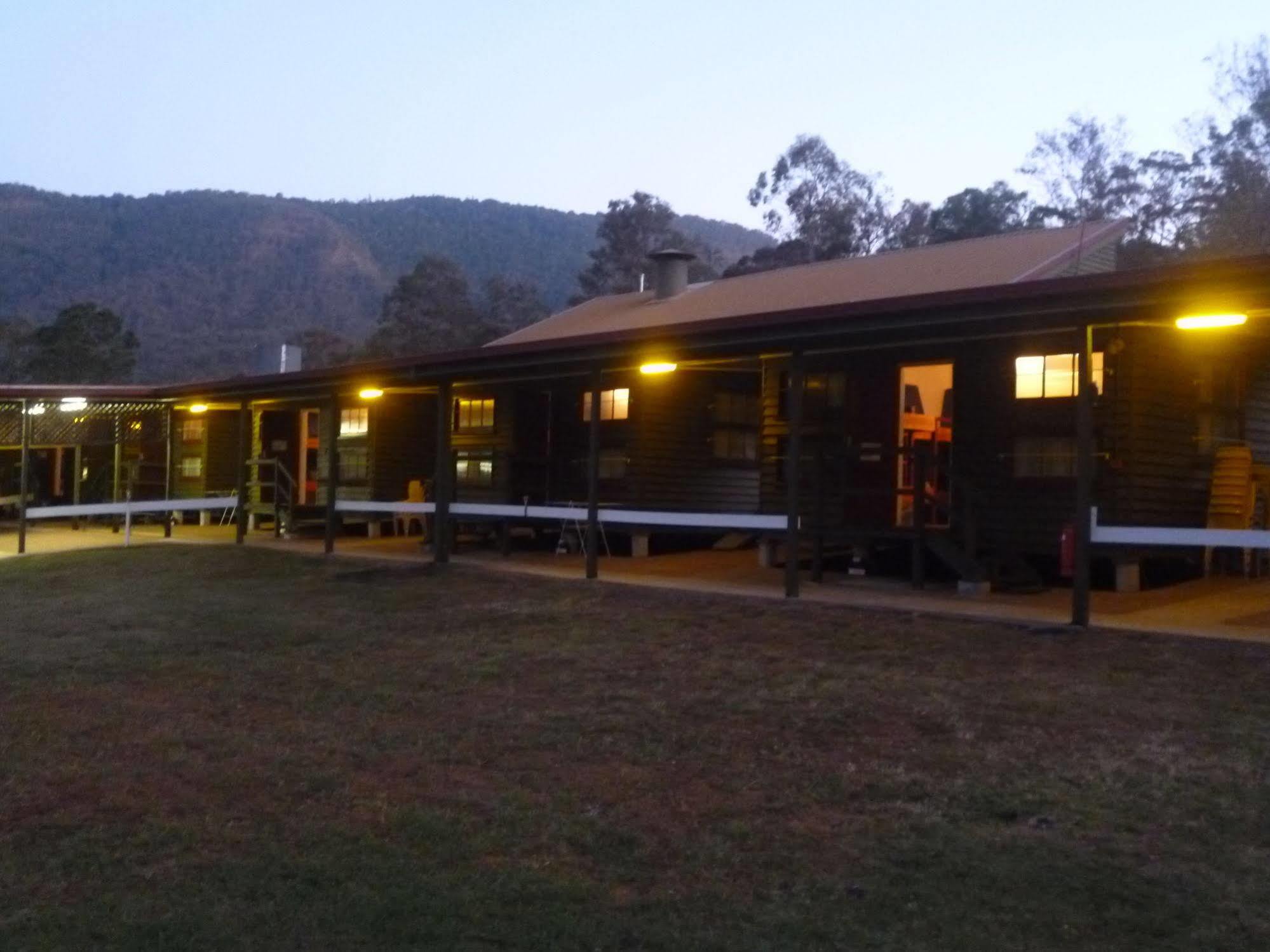 Christmas Creek Café&Cabins Lamington Extérieur photo
